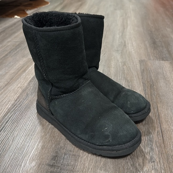 Black UGG boots - Picture 3 of 5